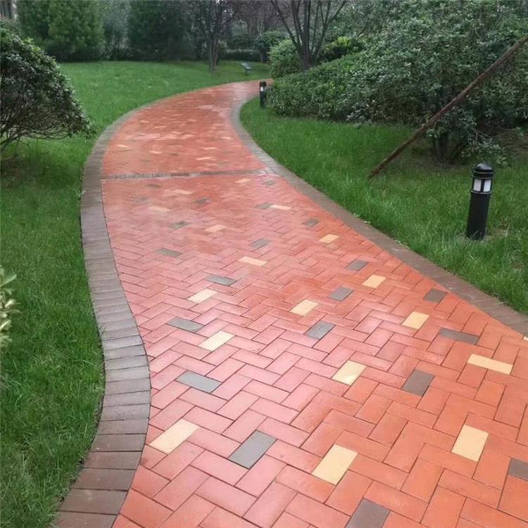 坐标江阴芙蓉湖公园道路砖